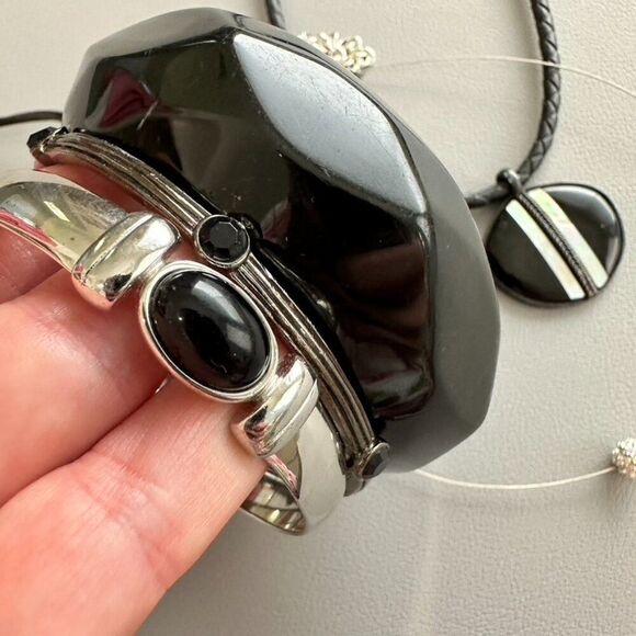 MONET Jewelry Lot bundle - Necklace Bangle Bracelet - Picture 5 of 8